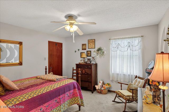 1426 Moorgate Drive, Knoxville, TN 37922