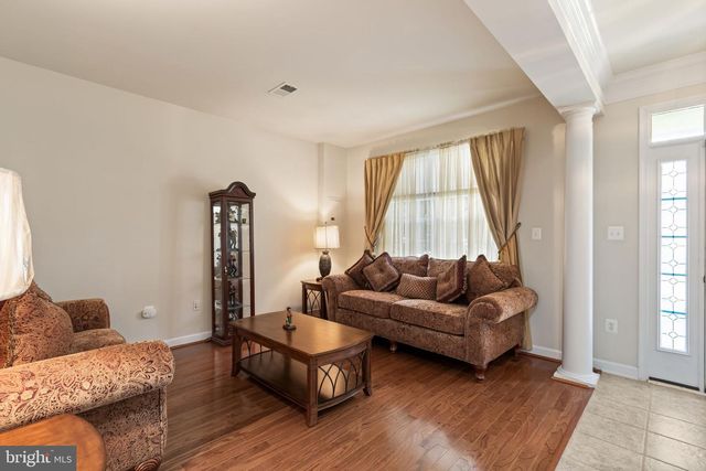 745 COLLINGTON CT, Woodbridge, VA 22191