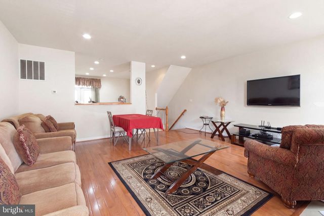 745 COLLINGTON CT, Woodbridge, VA 22191