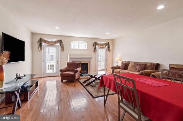 745 COLLINGTON CT, Woodbridge, VA 22191