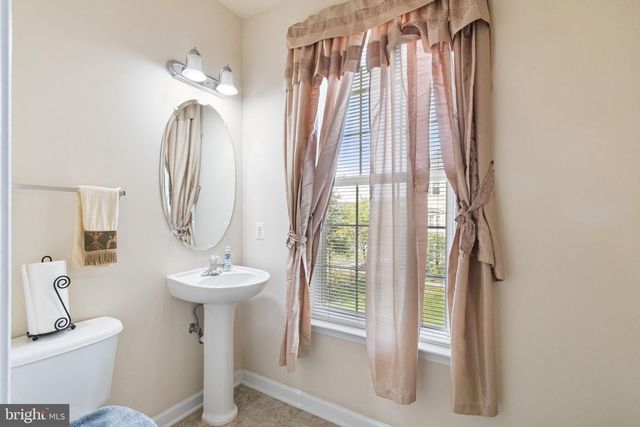745 COLLINGTON CT, Woodbridge, VA 22191