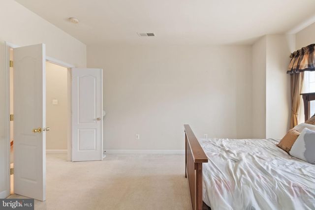 745 COLLINGTON CT, Woodbridge, VA 22191