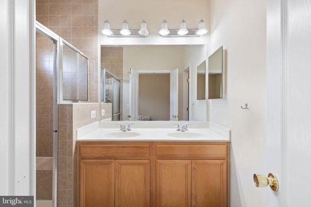 745 COLLINGTON CT, Woodbridge, VA 22191
