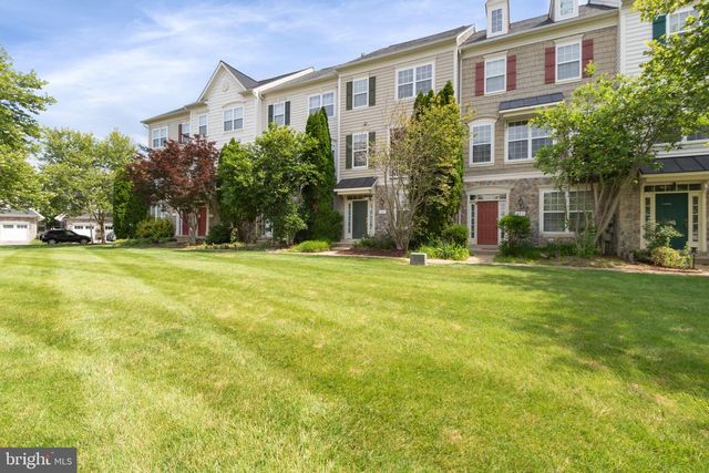 745 COLLINGTON CT, Woodbridge, VA 22191