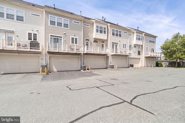 745 COLLINGTON CT, Woodbridge, VA 22191