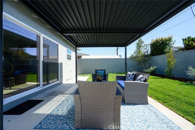 2306 W 180th St, Torrance, CA 90504