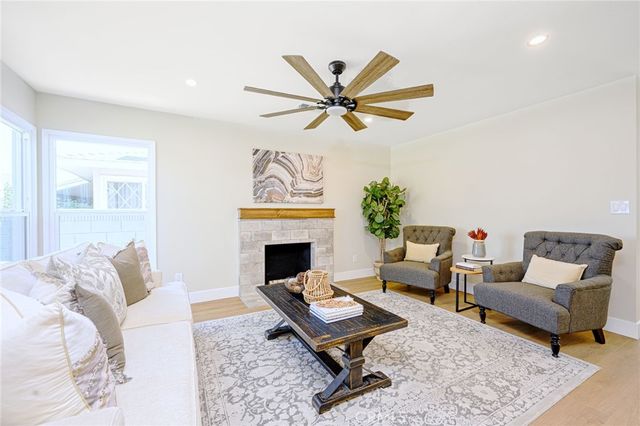 2306 W 180th St, Torrance, CA 90504
