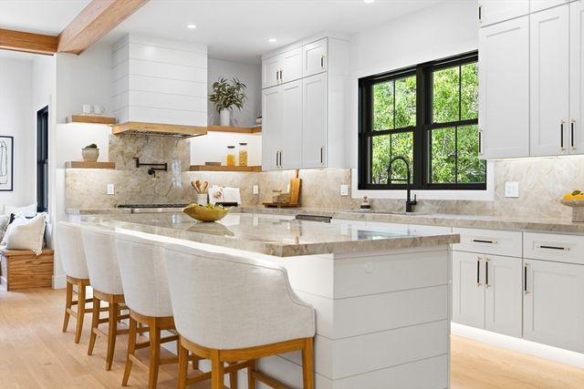 4 Foster Rd, Burlington, MA 01803
