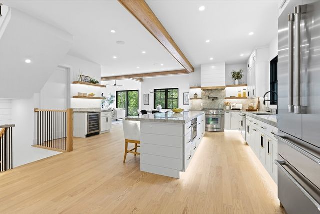 4 Foster Rd, Burlington, MA 01803