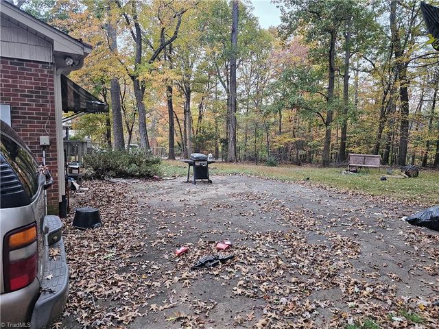 711 Bundaberg Lane, Rural Hall, NC 27045