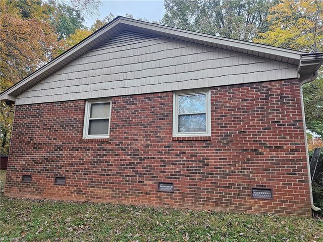 711 Bundaberg Lane, Rural Hall, NC 27045