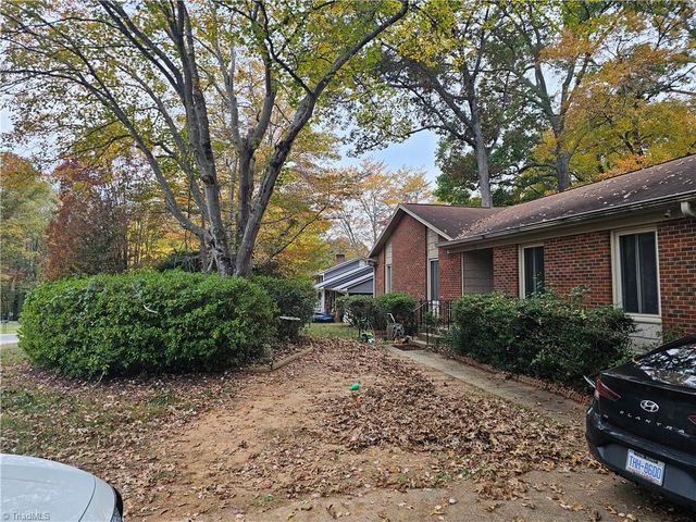 711 Bundaberg Lane, Rural Hall, NC 27045