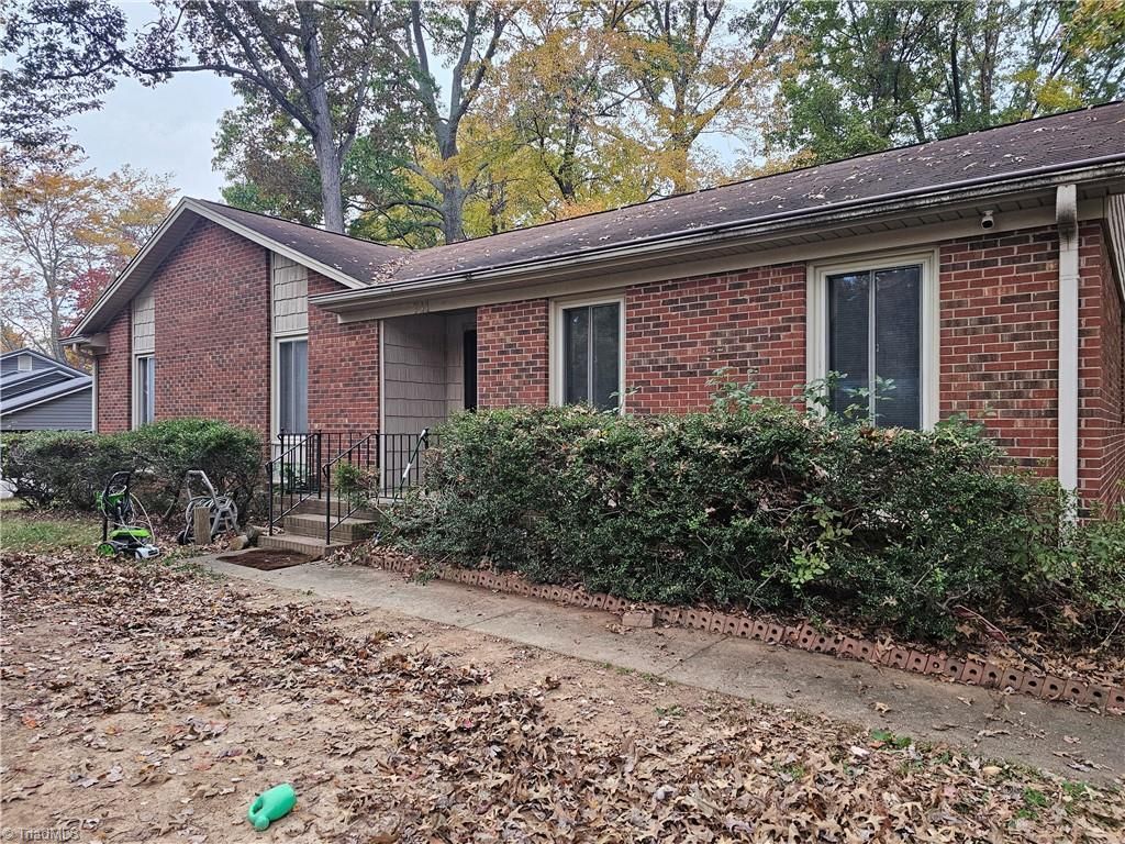 711 Bundaberg Lane, Rural Hall, NC 27045