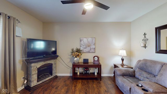 6103 Royal Gate Place, Indianapolis, IN 46237