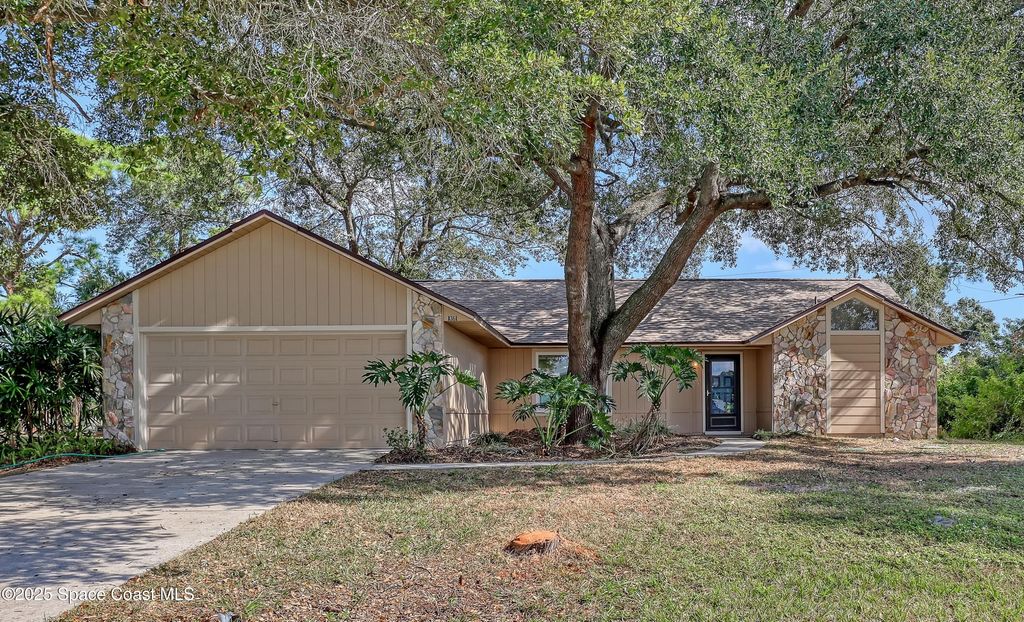 1361 Athens Drive NE, Palm Bay, FL 32907