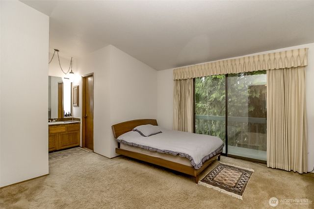 22121 4th Avenue SE, Bothell, WA 98021