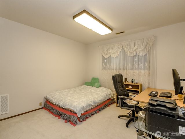 22121 4th Avenue SE, Bothell, WA 98021