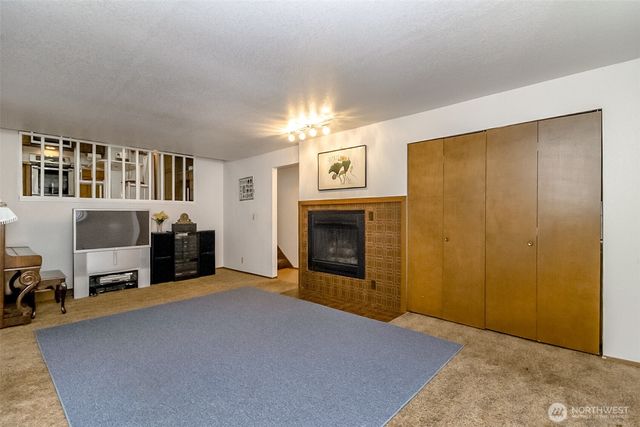 22121 4th Avenue SE, Bothell, WA 98021