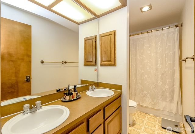 22121 4th Avenue SE, Bothell, WA 98021