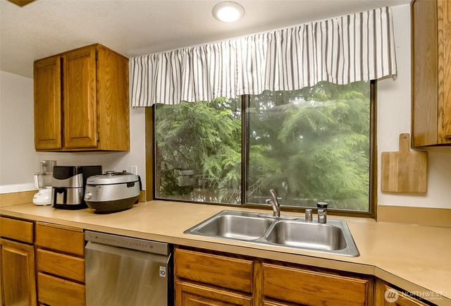 22121 4th Avenue SE, Bothell, WA 98021