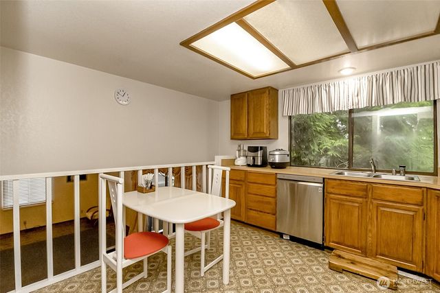 22121 4th Avenue SE, Bothell, WA 98021