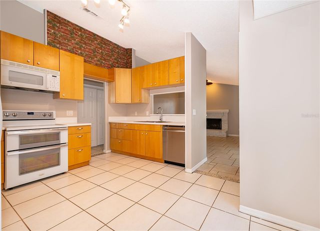 1036 LONG BRANCH LANE, Oviedo, FL 32765