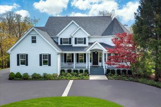 1423 Northwoods Road, Deerfield, IL 60015