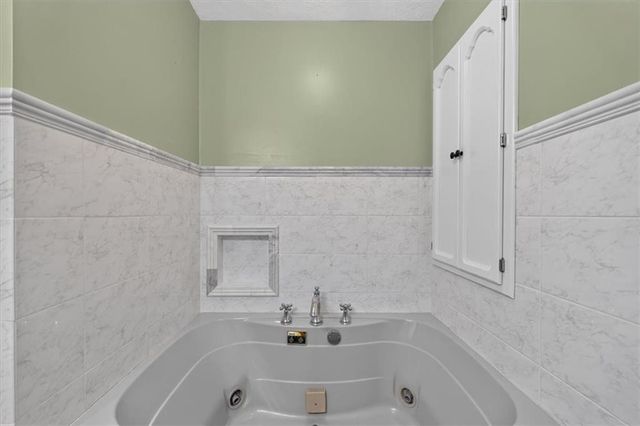 734 N Allen Road, Independence, MO 64050