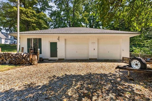 734 N Allen Road, Independence, MO 64050