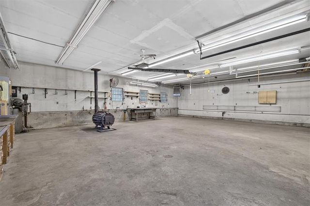 734 N Allen Road, Independence, MO 64050