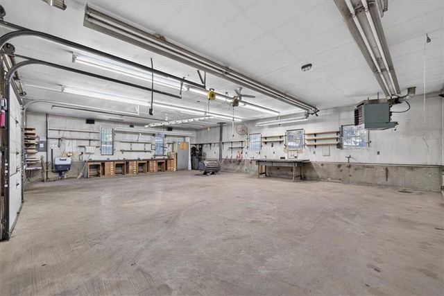 734 N Allen Road, Independence, MO 64050