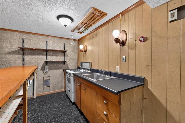 734 N Allen Road, Independence, MO 64050