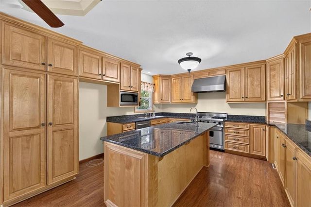 734 N Allen Road, Independence, MO 64050