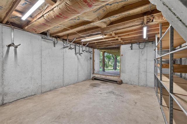 734 N Allen Road, Independence, MO 64050