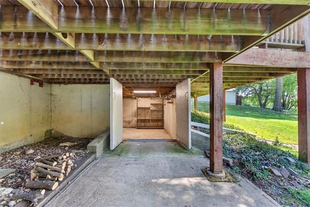 734 N Allen Road, Independence, MO 64050