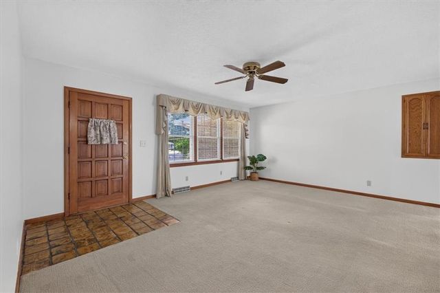 734 N Allen Road, Independence, MO 64050