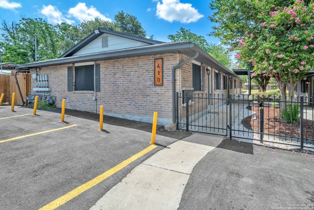 408 Regina St Apt 2, San Antonio, TX 78223