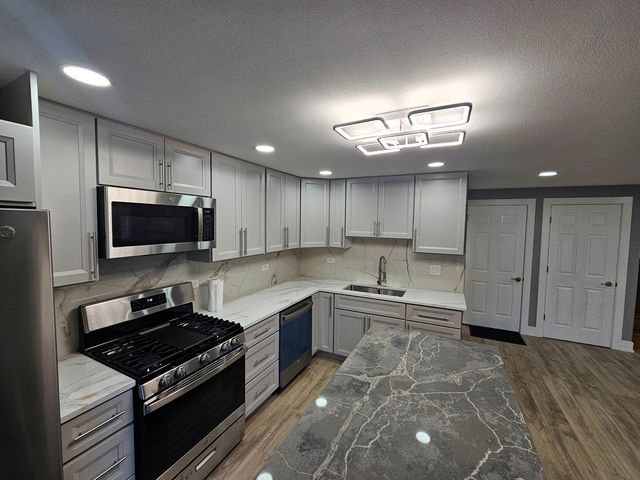 1535 E JANE Avenue, Arlington Heights, IL 60004