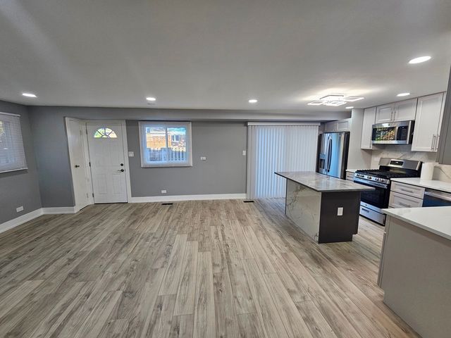 1535 E JANE Avenue, Arlington Heights, IL 60004