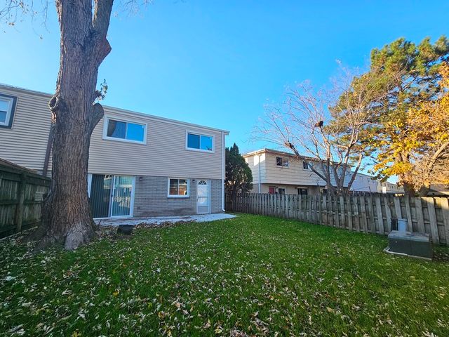 1535 E JANE Avenue, Arlington Heights, IL 60004