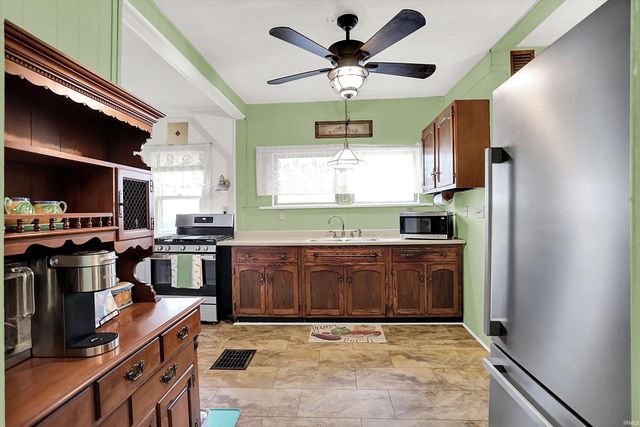 304 E Highland Avenue, Muncie, IN 47303