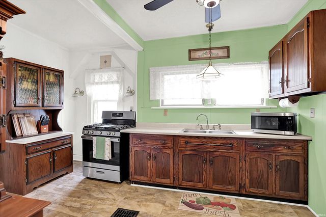 304 E Highland Avenue, Muncie, IN 47303