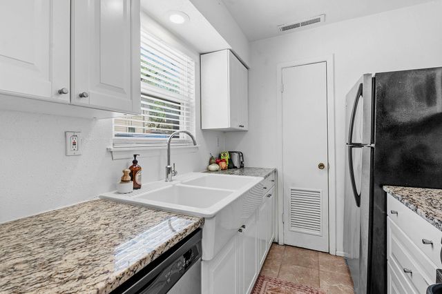 1106 W 22nd ST 1, Austin, TX 78705