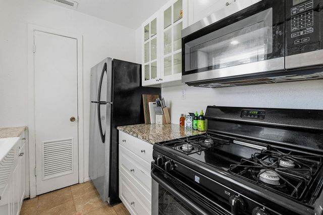 1106 W 22nd ST 1, Austin, TX 78705