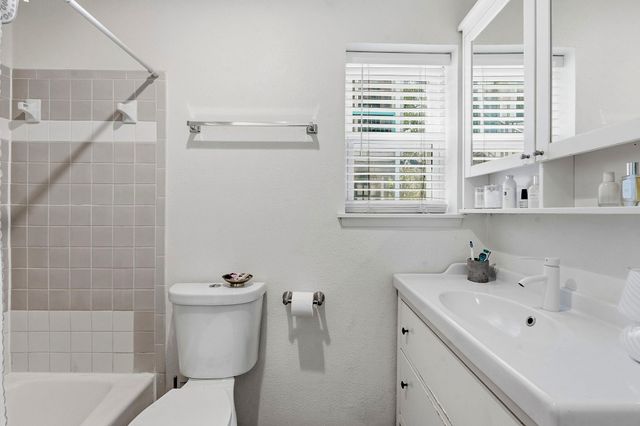 1106 W 22nd ST 1, Austin, TX 78705