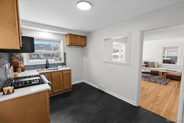 9724 Lenore, Redford Charter Township, MI 48239