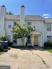 1300 Kennesaw Trace Court NW, Kennesaw, GA 30144