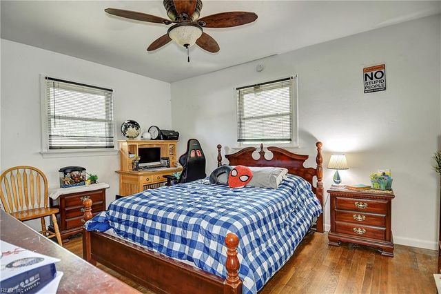 948 Hollywood DR, Chesapeake, VA 23320