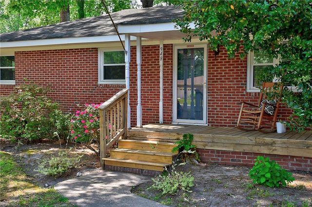 948 Hollywood DR, Chesapeake, VA 23320
