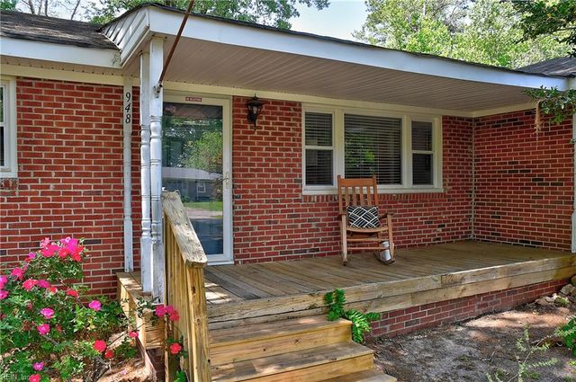 948 Hollywood DR, Chesapeake, VA 23320